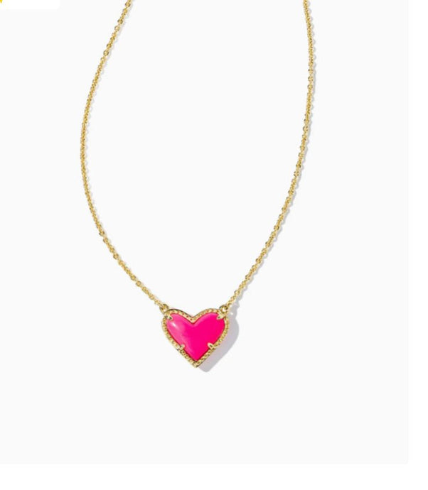 Kendra Scott -Ari Heart Gold Metal  Pendant Necklace in Neon Pink Magnesite 9608802009