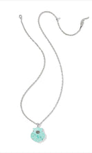 Load image into Gallery viewer, KENNETH SCOTT Lucia Shell Silver Short Pendant Necklace 9608894649