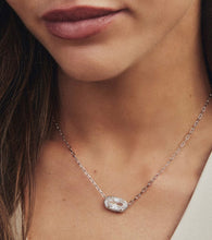 Load image into Gallery viewer, KENDRA SCOTT Elisa Luxe Silver Short Pendant Necklace 9608890798