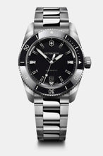 Load image into Gallery viewer, VICTORINOX MAVERICK AUTOMATIC 242105