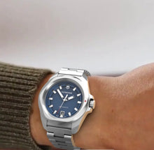 Load image into Gallery viewer, Victorinox-I.N.O.X. QUARTZ 243031