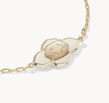 Load image into Gallery viewer, KENDRA SCOTT Abbie Medallion Gold Delicate Chain Bracelet 9608894982