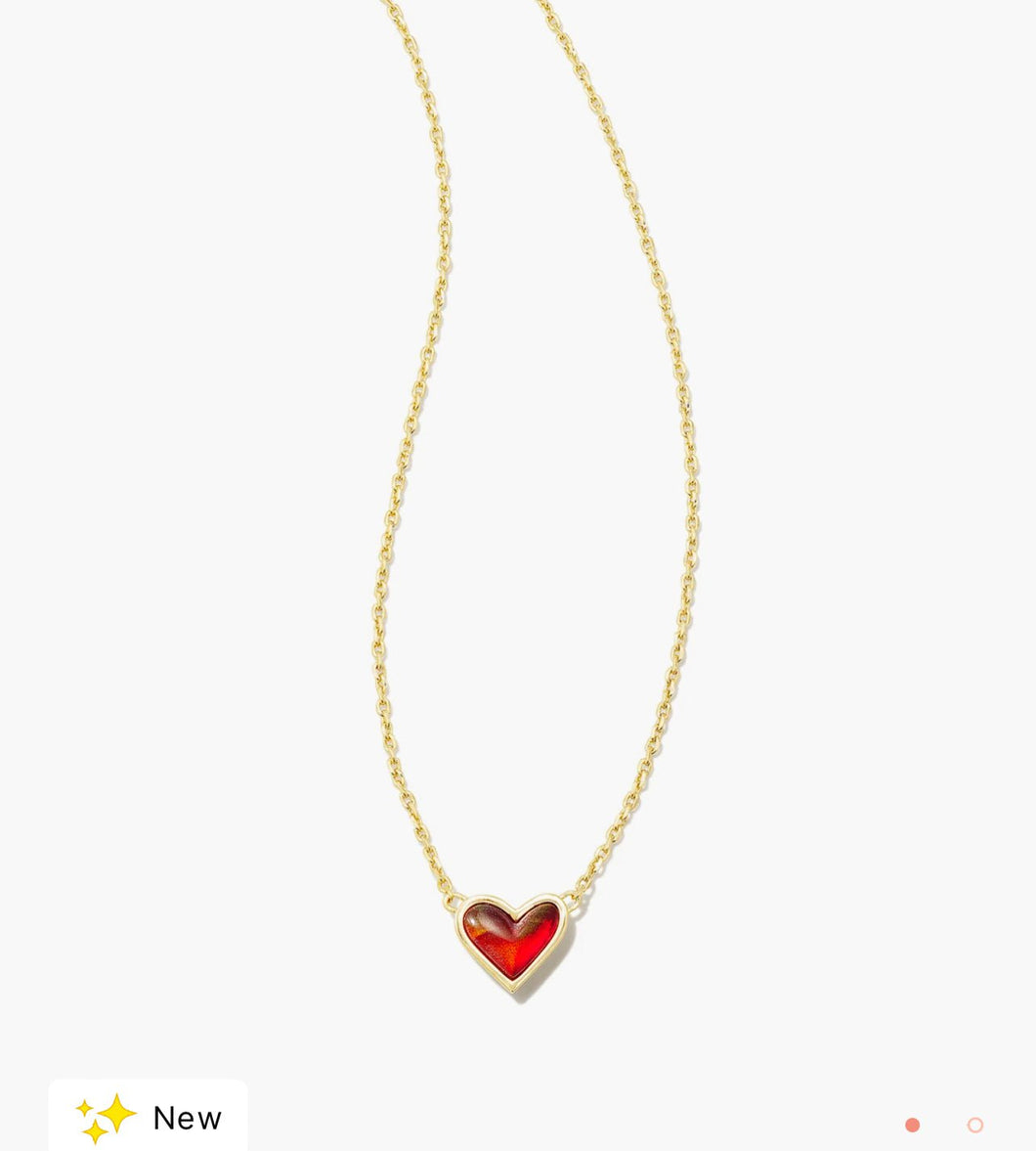 KENDRA SCOTT Framed Ari Heart Gold Short Pendant Necklace in Red 9608856343