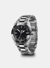 Load image into Gallery viewer, VICTORINOX MAVERICK AUTOMATIC 242105