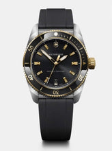 Load image into Gallery viewer, VICTORINOX MAVERICK 242099