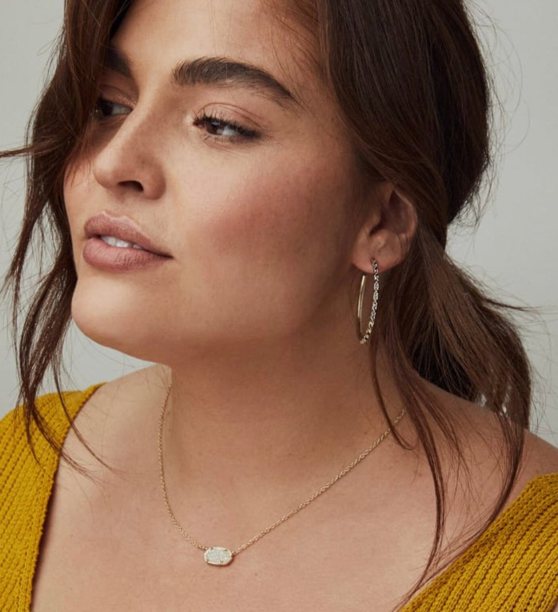 Kendra Scott-Elisa Gold Pendant Necklace in Light Blue Illusion