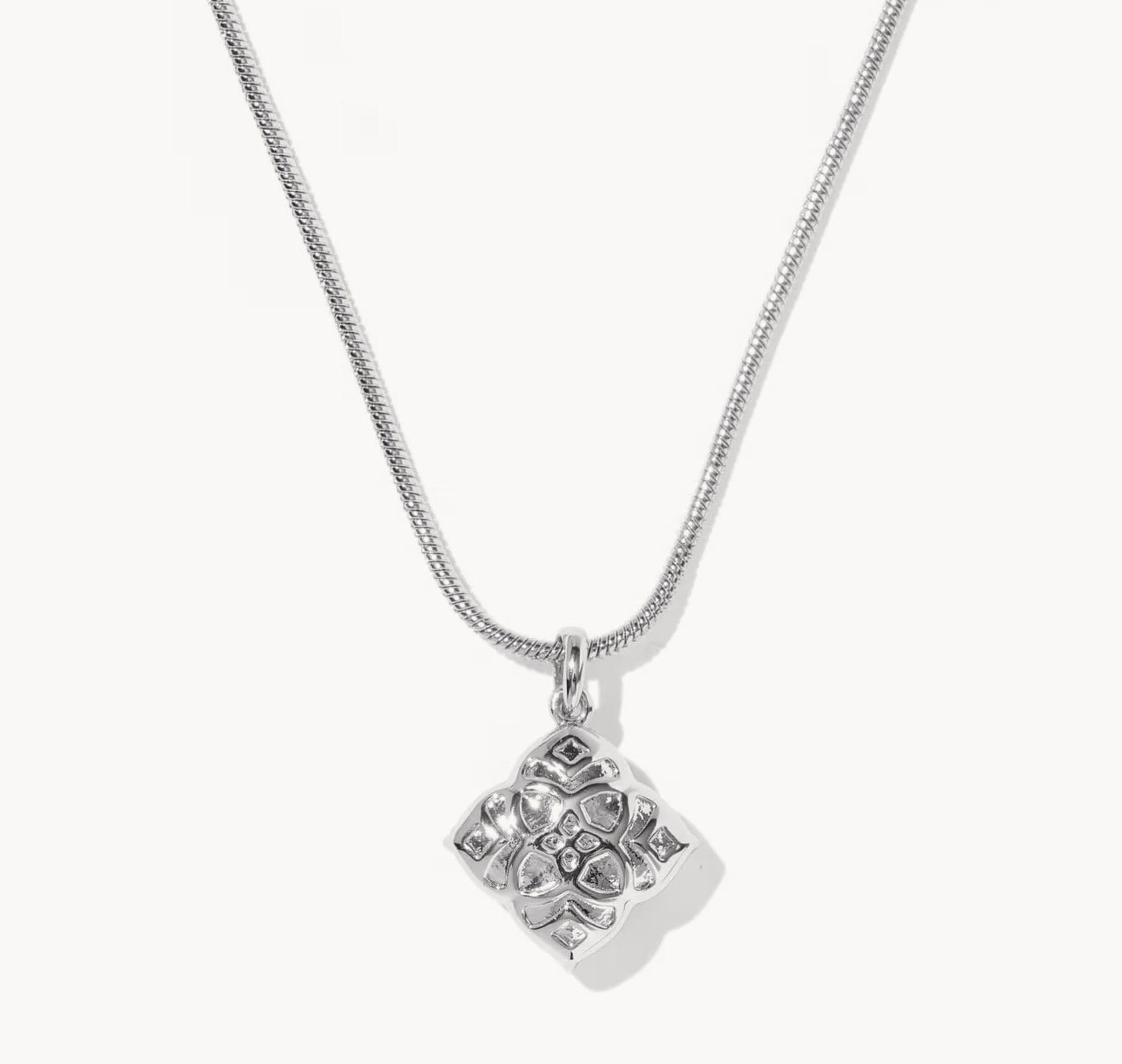 Kendra Scott-Dira Pearl Silver Short Pendant Necklace 9608805653