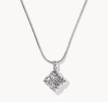 Load image into Gallery viewer, Kendra Scott-Dira Pearl Silver Short Pendant Necklace 9608805653