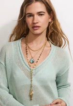 Load image into Gallery viewer, KENDRA SCOTT Lucia Shell Gold Short Pendant Necklace 9608894943
