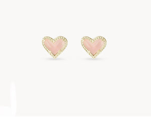KENDRA SCOTT Ari Heart Gold Stud Earrings in Rose Quartz 4127717846