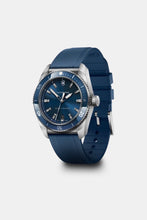 Load image into Gallery viewer, VICTORINOX MAVERICK QUARTZ 242094