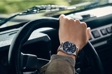 Load image into Gallery viewer, VICTORINOX SWISS ARMY QUARTZ 242040