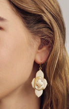 Load image into Gallery viewer, KENDRA SCOTT Abbie Medallion Gold Drop Earrings 9608894344