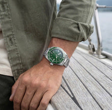 Load image into Gallery viewer, VICTORINOX MAVERICK AUTOMATIC 242107