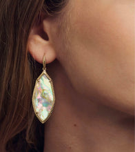 Load image into Gallery viewer, KENDRA SCOTT Ophelia Gold Drop Earrings 9608889218