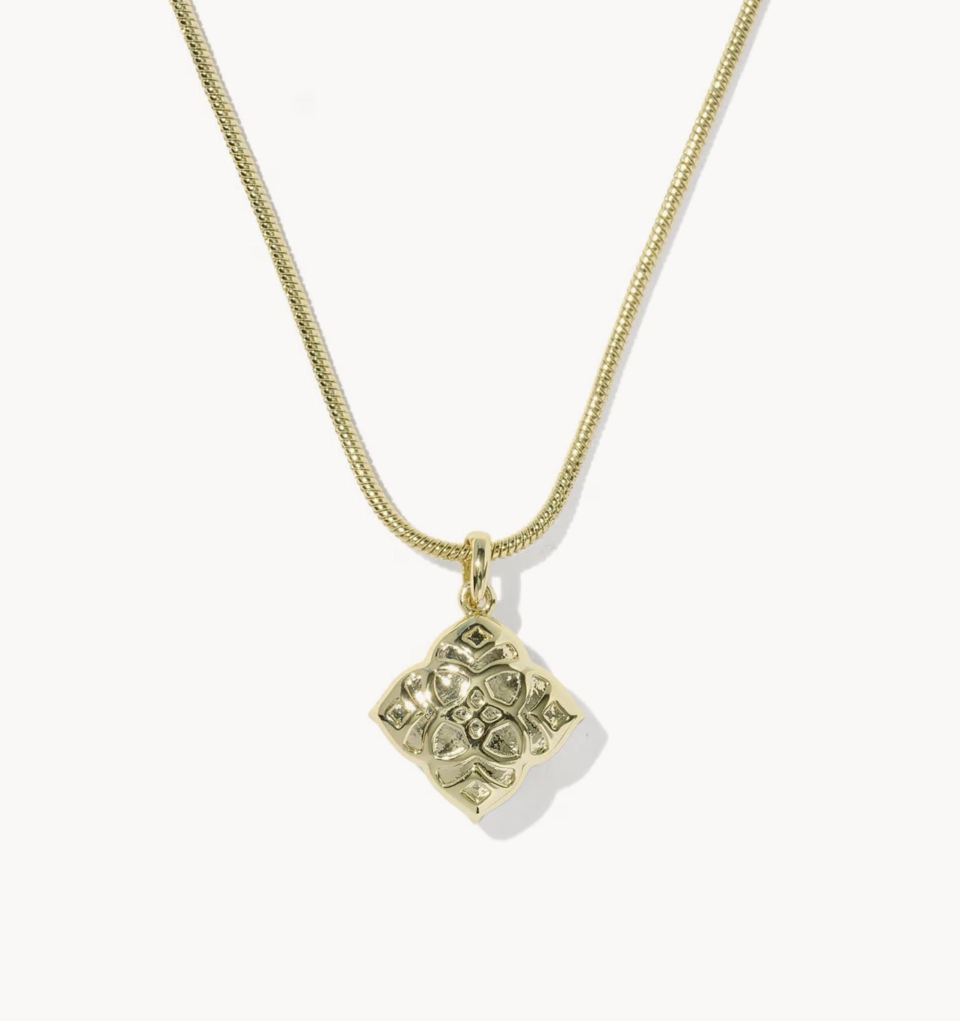 Kendra Scott-Dira Pearl Gold Short Pendant Necklace 9608805652
