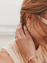 Load image into Gallery viewer, KENDRA SCOTT Mini Elton Gold Cuff Bracelet 9608898574