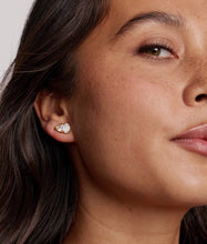 Load image into Gallery viewer, KENDRA SCOTT Tatum Gold Stud Earrings 9608890693