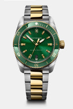 Load image into Gallery viewer, VICTORINOX MAVERICK QUARTZ 242101