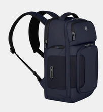 Load image into Gallery viewer, VICTORINOX-WERKS TRAVELER 7.0 DELUXE BACKPACK 653645