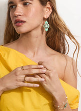 Load image into Gallery viewer, KENDRA SCOTT Abbie Medallion Gold Delicate Chain Bracelet 9608894233