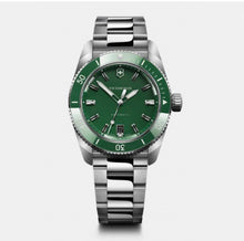Load image into Gallery viewer, VICTORINOX MAVERICK AUTOMATIC 242107