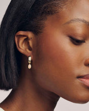 Load image into Gallery viewer, KENDRA SCOTT Mini Ellie Gold Wide Huggie Earrings 9608894774