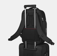 Load image into Gallery viewer, VICTORINOX-WERKS TRAVELER 7.0 DELUXE BACKPACK 653644