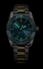 Load image into Gallery viewer, VICTORINOX MAVERICK QUARTZ 242103