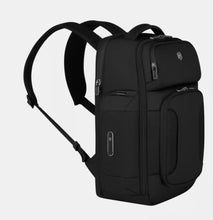 Load image into Gallery viewer, VICTORINOX-WERKS TRAVELER 7.0 DELUXE BACKPACK 653644