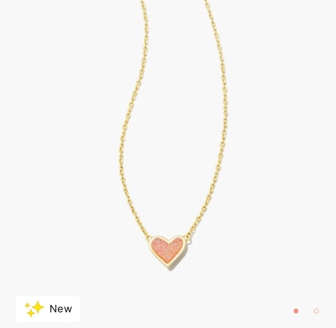 KENDRA SCOTT Framed Ari Heart Gold Short Pendant Necklace in Light Pink  9608862873