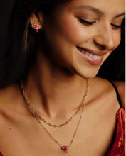 Load image into Gallery viewer, 80KENDRA SCOTT Vampire Gold Short Pendant Necklace 9608876053