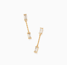 Load image into Gallery viewer, KENDRA SCOTT -Juliette Gold Drop Earrings in White Crystal 960880227