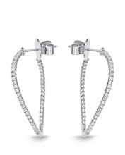 Load image into Gallery viewer, MEMOIRE SHARED PRONG TWIST HOOPS 201-01676